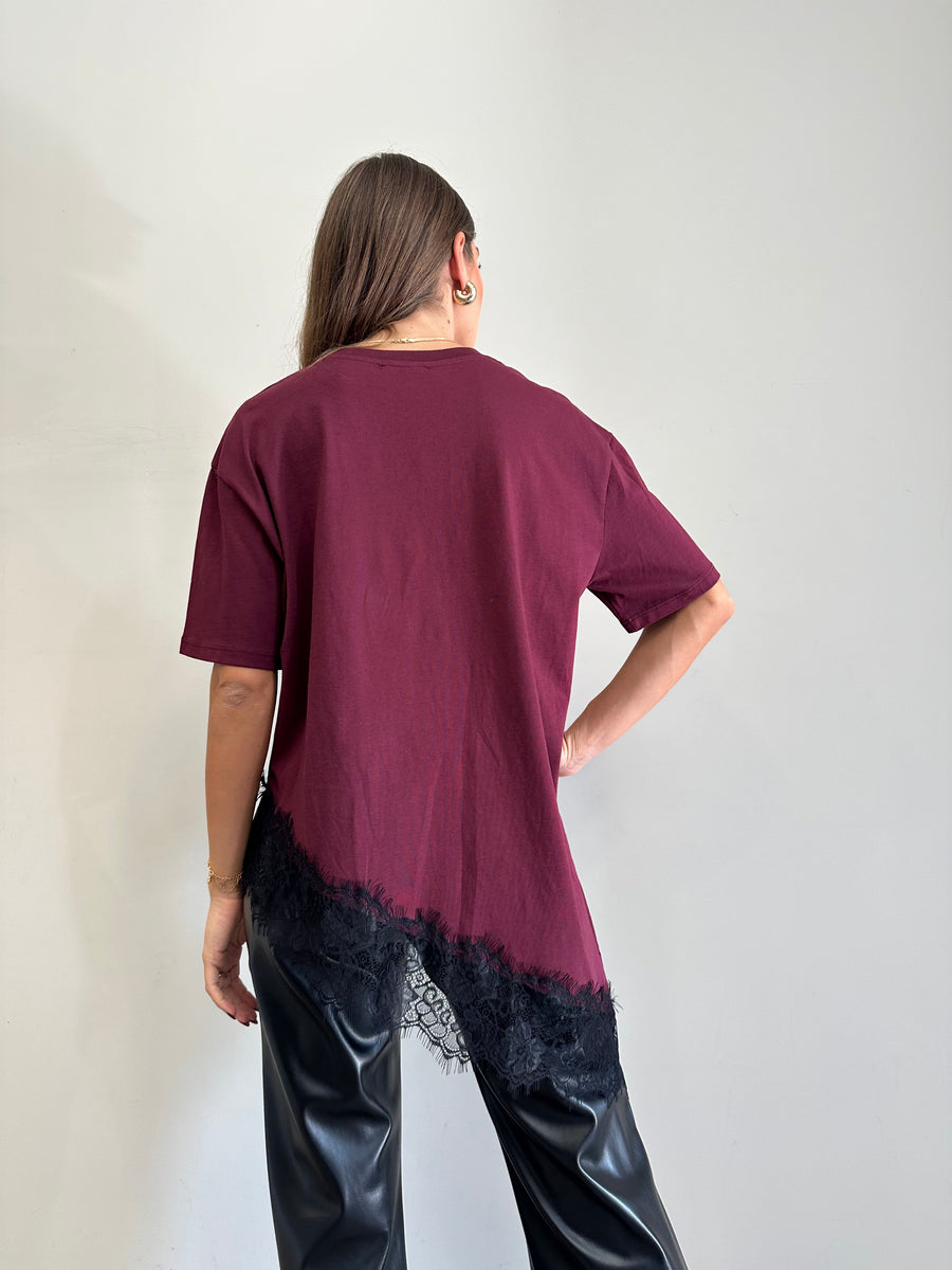 LMN T-shirt asimmetrica bordeaux pizzo nero