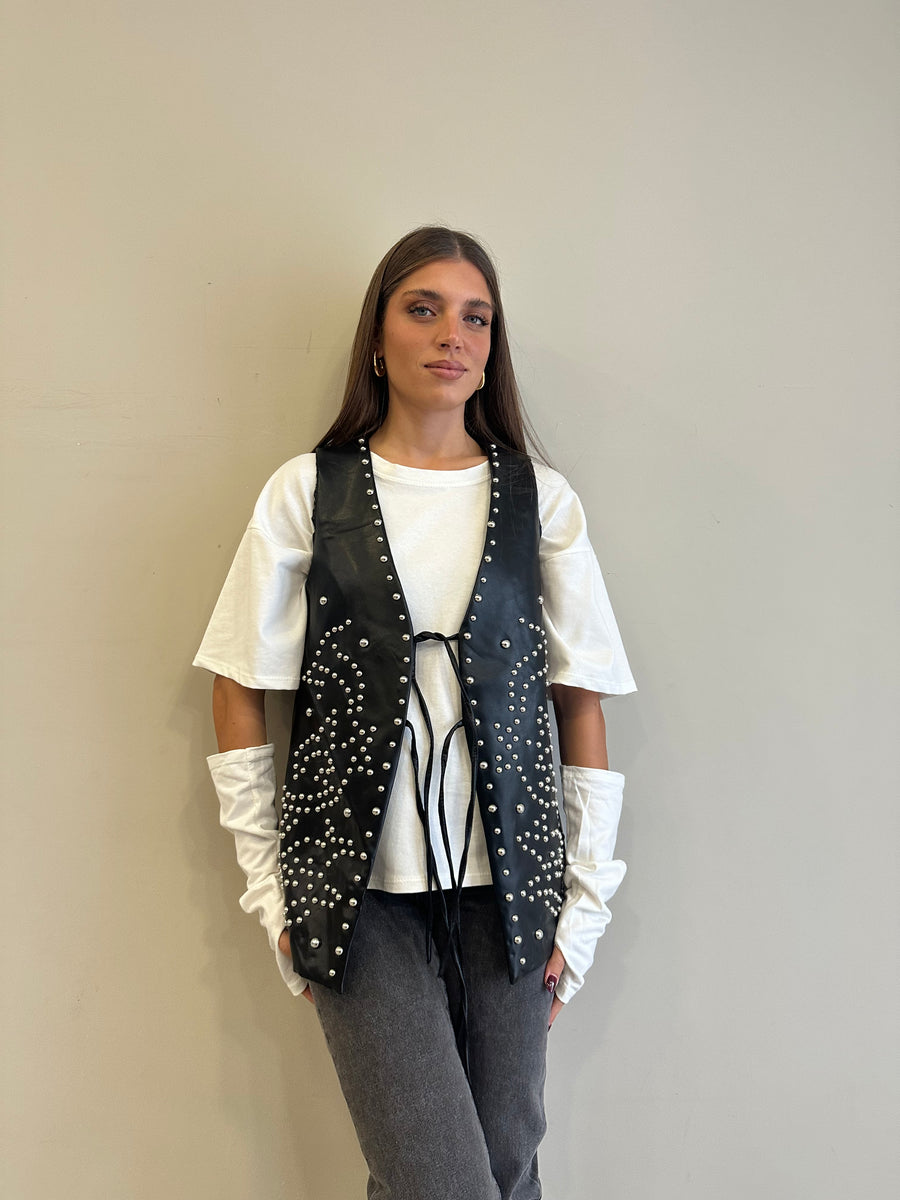 GLAMOROUS Gilet ecopelle borchie