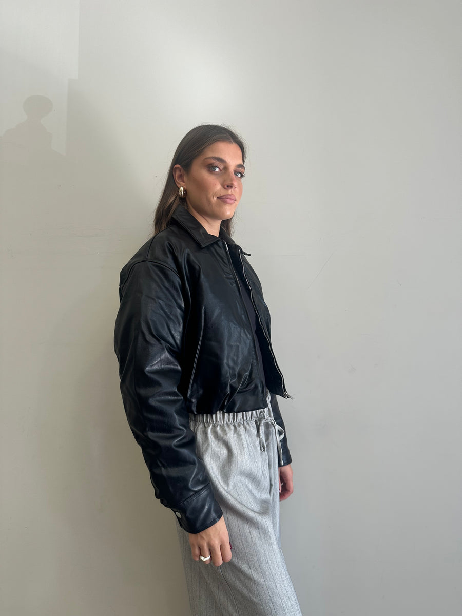 GLAMOROUS Bomber crop ecopelle imbottito nero