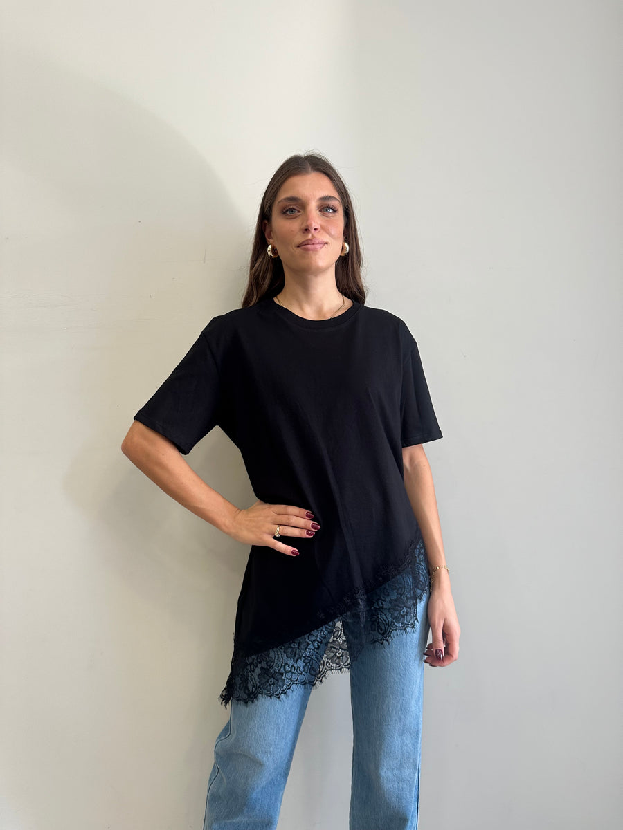 LMN T-shirt asimmetrica nera pizzo nero