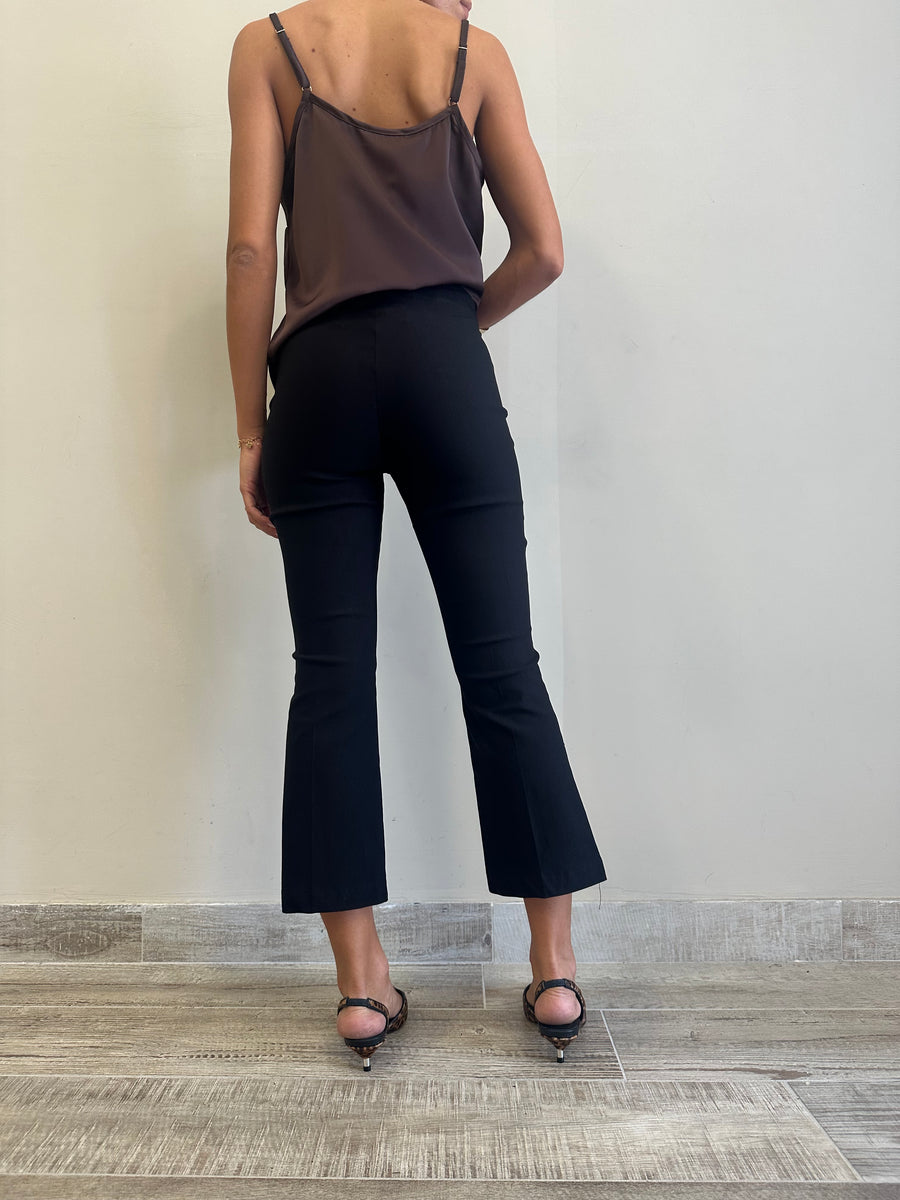 MOTEL Pantalone 3/4  flare elasticizzato nero