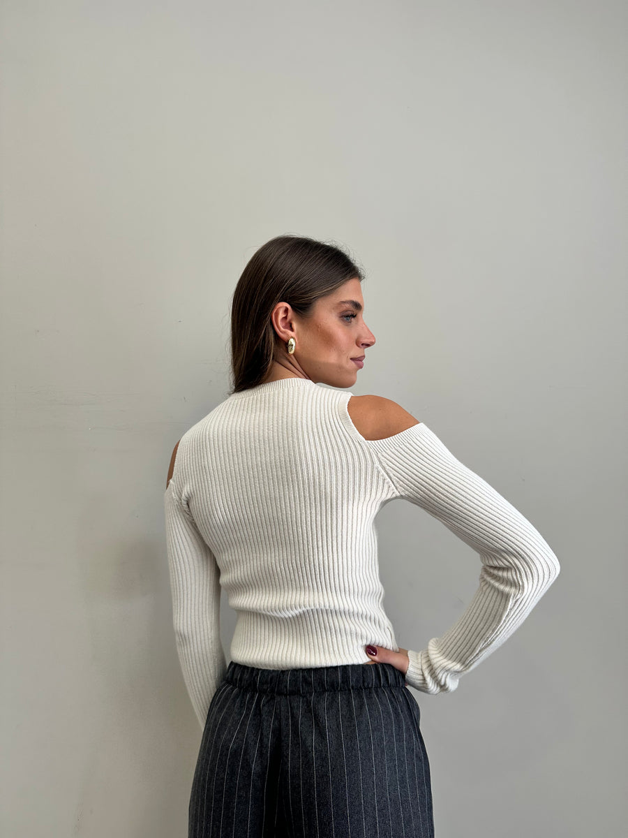 GIPSY INSIDE Maglia cut spalle panna