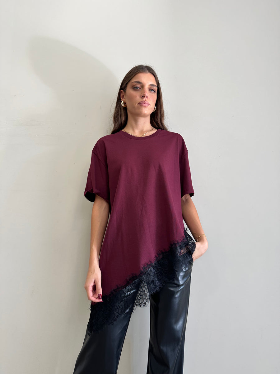 LMN T-shirt asimmetrica bordeaux pizzo nero