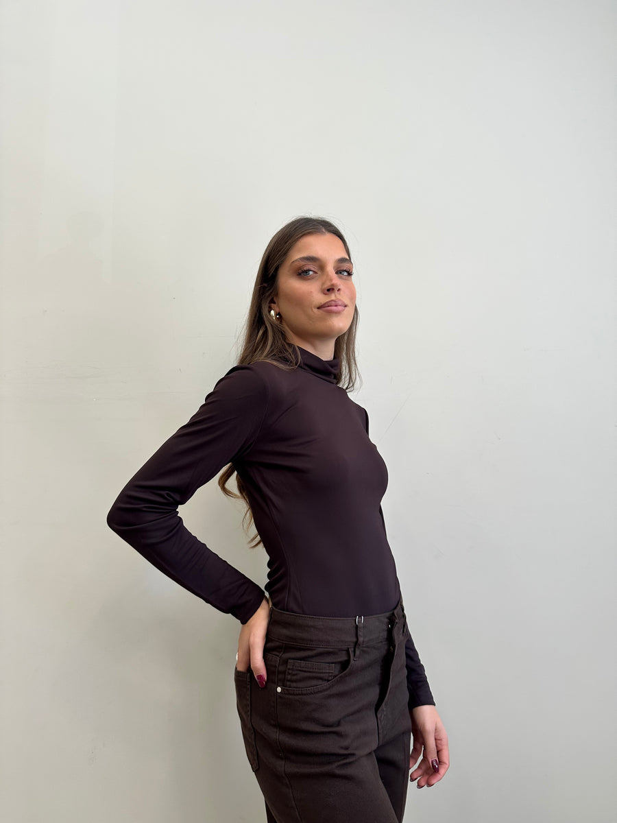 GLAMOROUS Body collo alto moro