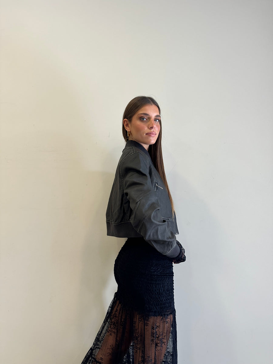GIPSY INSIDE Bomber crop nero effetto invecchiato