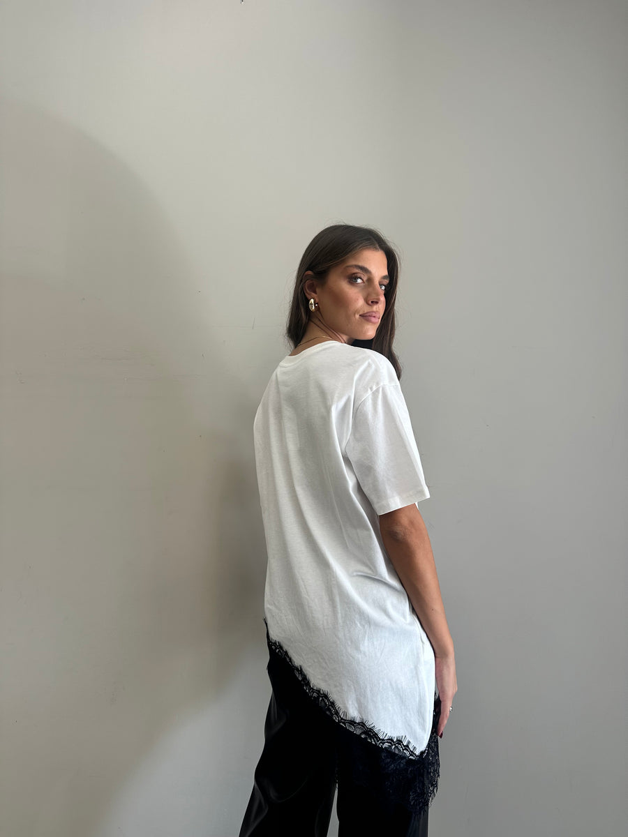 LMN T-shirt asimmetrica bianca pizzo nero