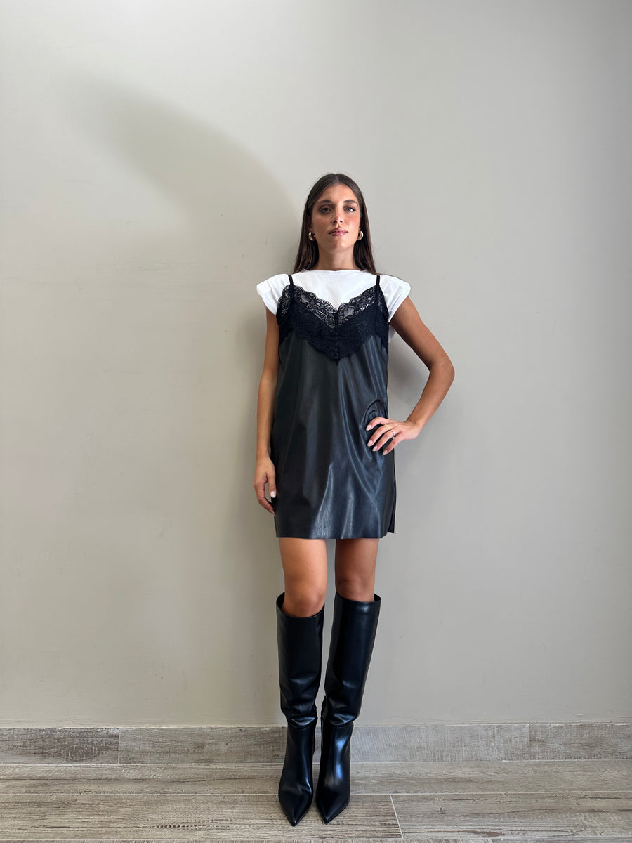 DIXIE Abito ecopelle nero pizzo e t-shirt bianca