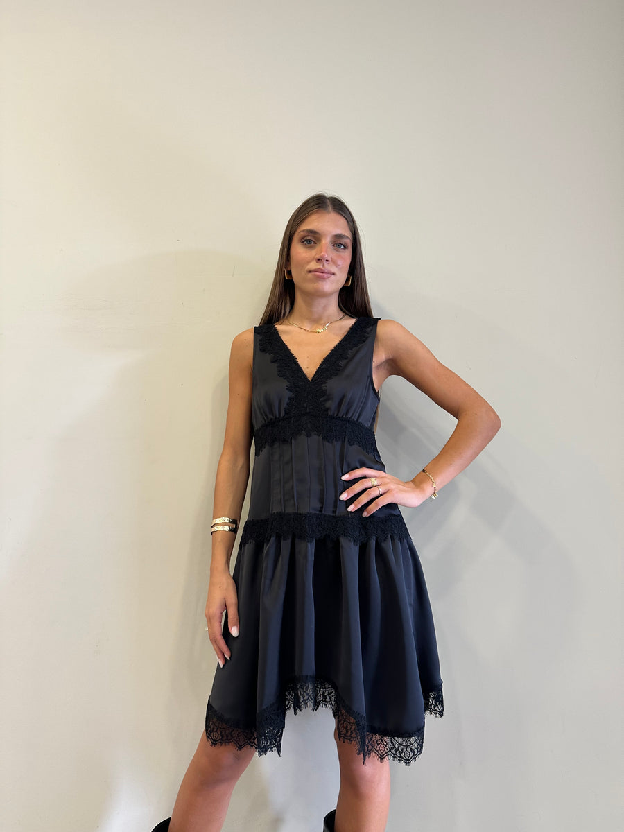 MOTEL Abito satin pizzo nero