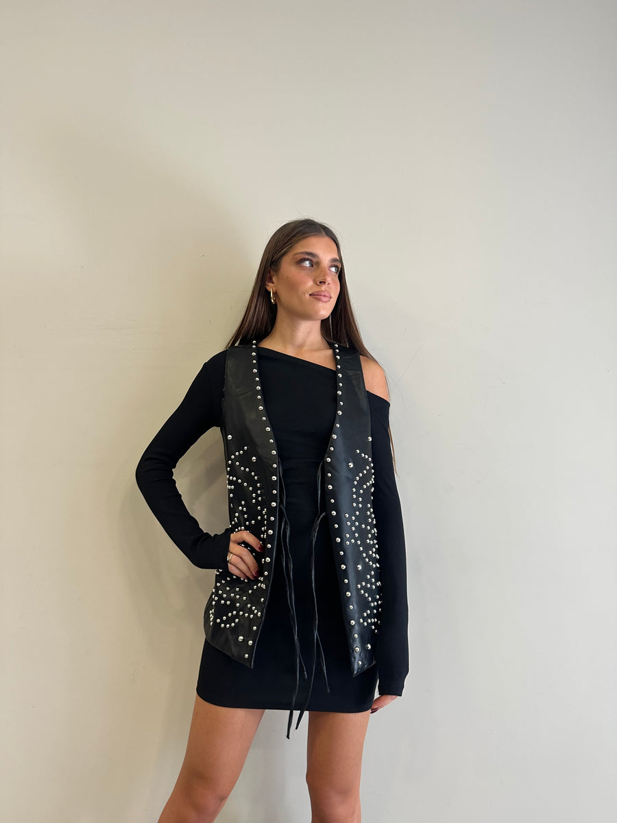 GLAMOROUS Gilet ecopelle borchie