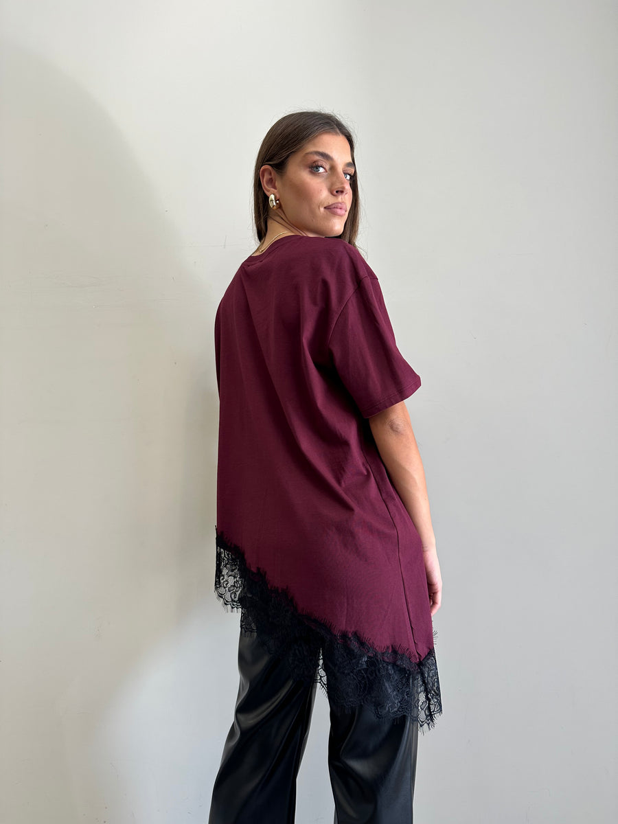 LMN T-shirt asimmetrica bordeaux pizzo nero