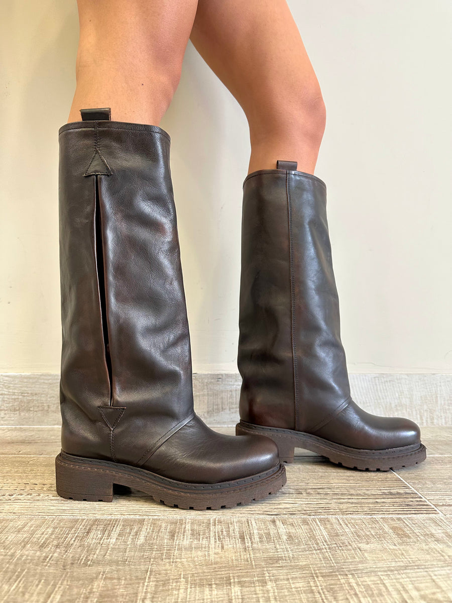 METISSE Stivale pelle ingrassato testa moro